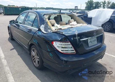 2013 Mercedes-Benz C 300 Luxury 4Matic/Sport 4Matic z USA, uszkodzony, nr VIN WDDGF8AB6DR295124